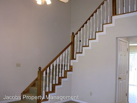 3rd image of 4928 W Millbrook Dr