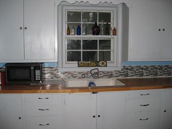 2nd image of 811 Church Ave