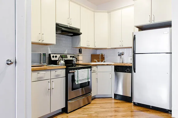 Rented by Dream Space Realty | media 11