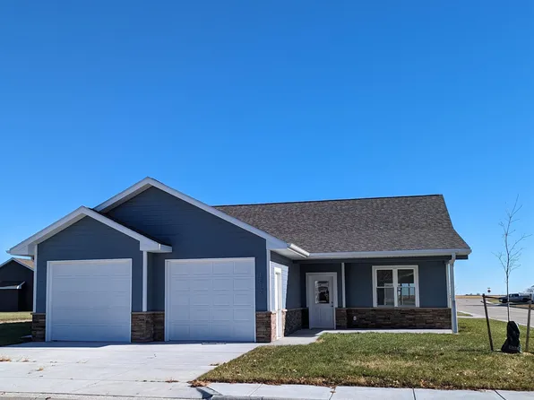 1812 B St, Cozad, NE 69130