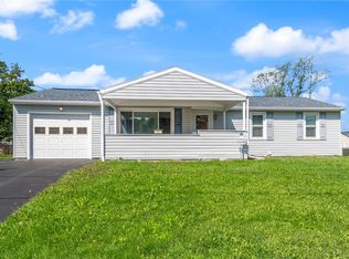 81 Gannett Rd, Farmington, NY 14425