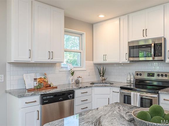 5th image of 9041 Lemona Dr