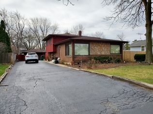 2013 Fairfield Rd, Lindenhurst, IL 60046