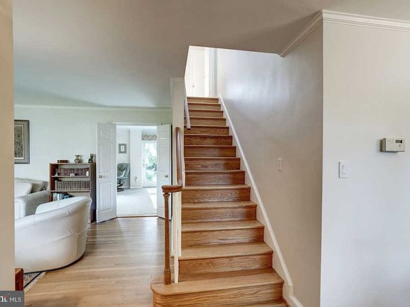 5th image of 1720 Linwood Pl