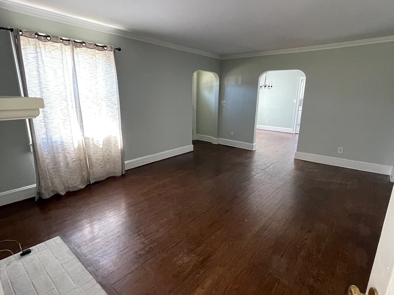 3 bed, 1.5 bath, 1527 sqft, $2,000 — Photo 3