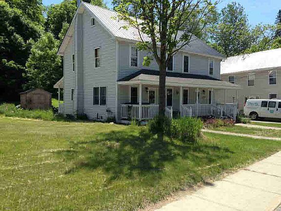 2nd image of 195 River St