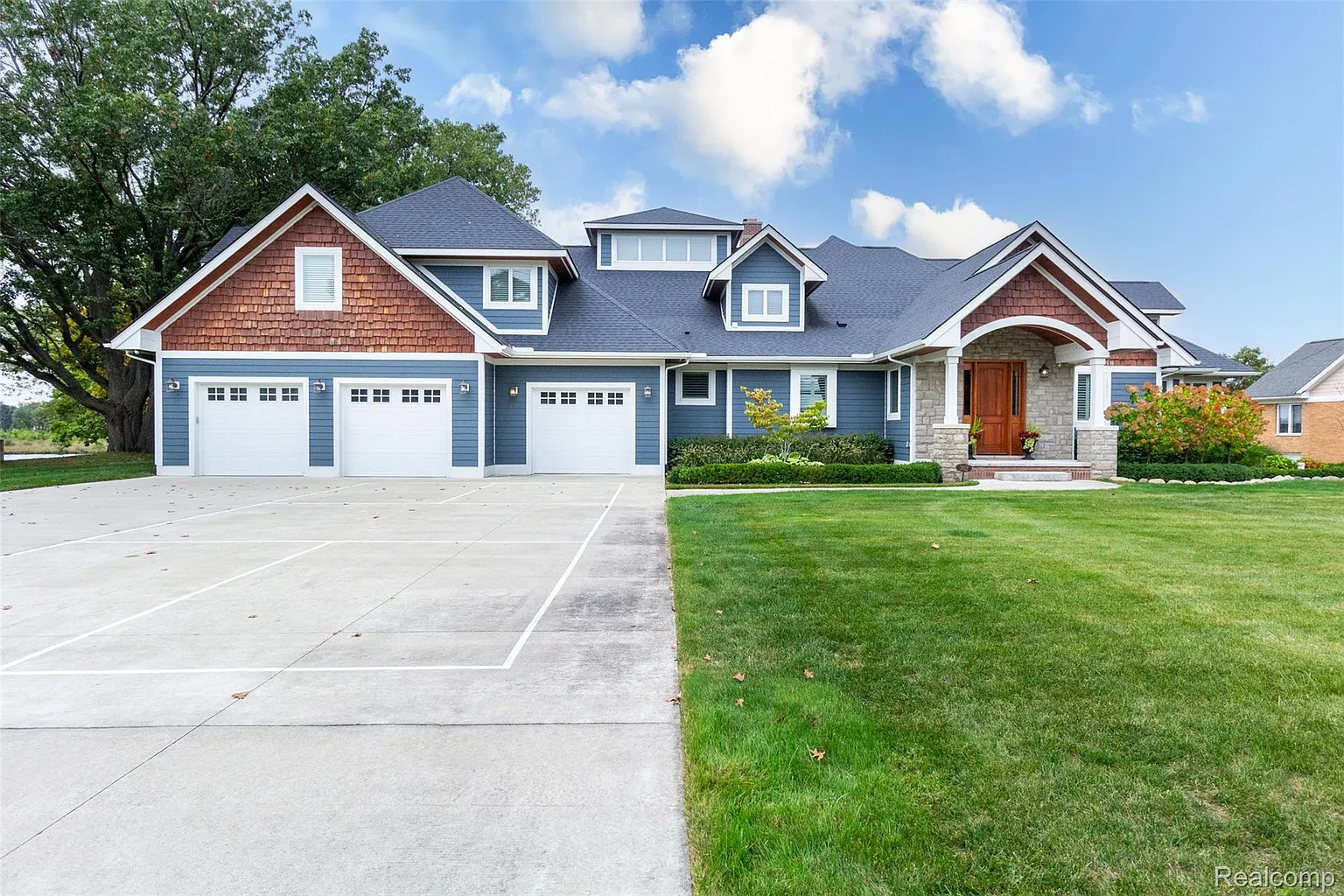 302 Tanview Dr photo 1