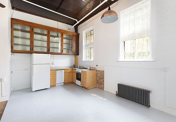 4th image of 375 Vanderbilt Ave #1