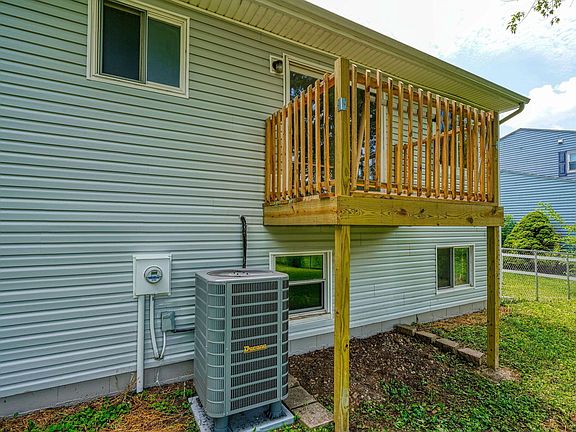 5th image of 3711 Big Walnut Dr