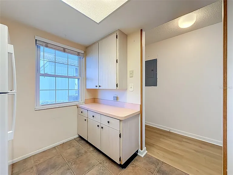 2465 Northside Dr #503 — Photo 6