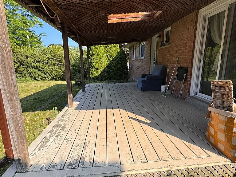 2425 Carlanne Pl #MAIN — Photo 32