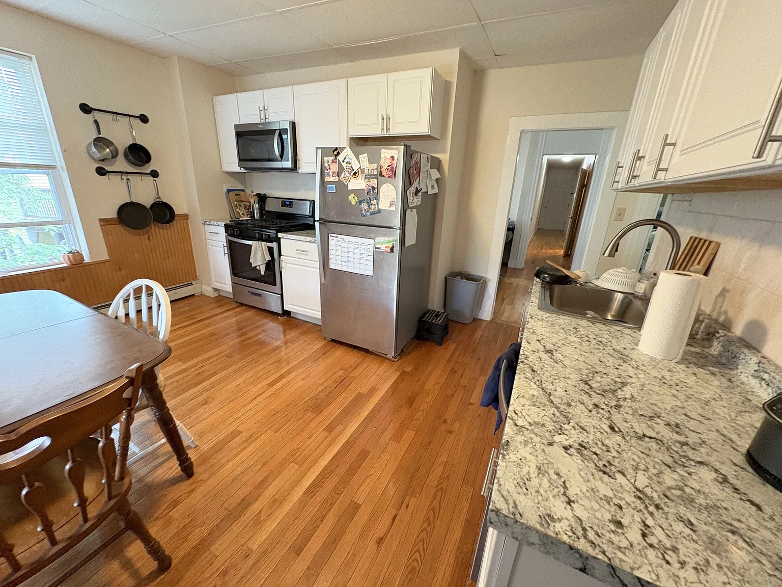 3 bed, 1300 sqft, $4,200 — Photo 2