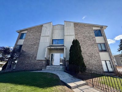 30515 W Forteen Mile Rd APT 37, Farmington, MI, 48334