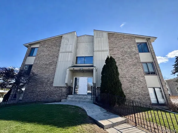 30515 W Forteen Mile Rd APT 37, Farmington, MI 48334