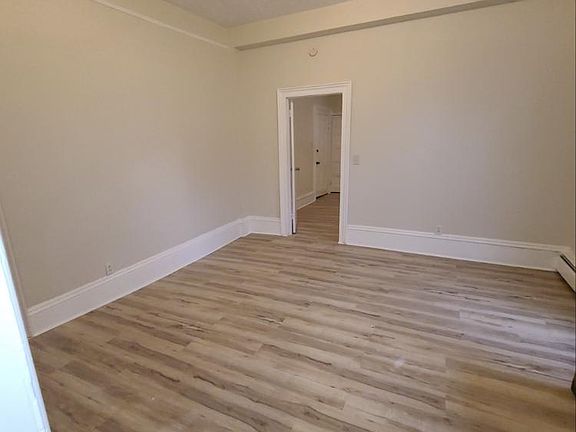 3rd image of 131 East Ave #A