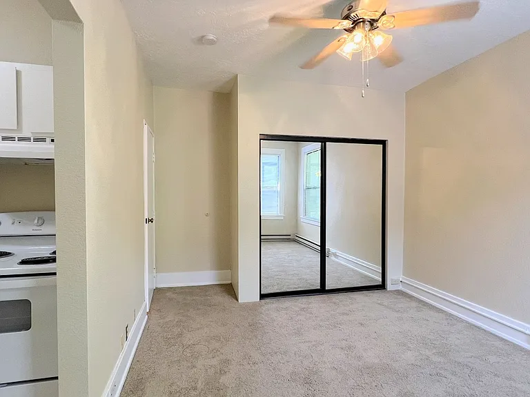 Marcella Apartments — Photo 23