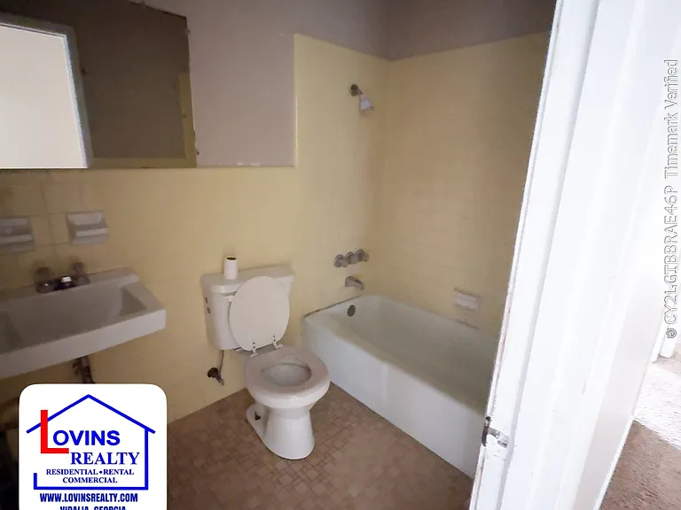 714 Winona St — Photo 8