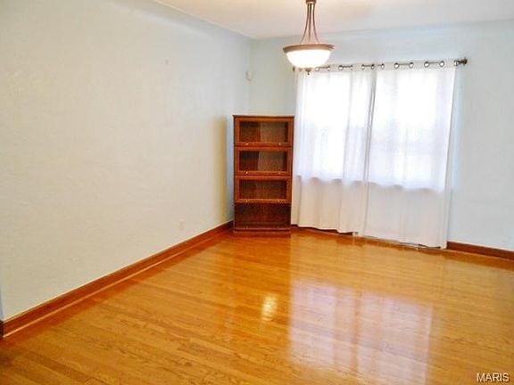 4th image of 9909 Vasel Dr