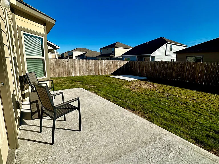 2505 Marty Way — Photo 3