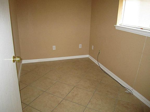 3rd image of 5313 Avenue Q 1/2