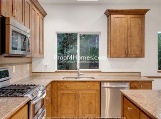 6980 SW Canby St, Portland, OR 97223