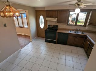 90 Marine Dr, Amherst, NY 14228