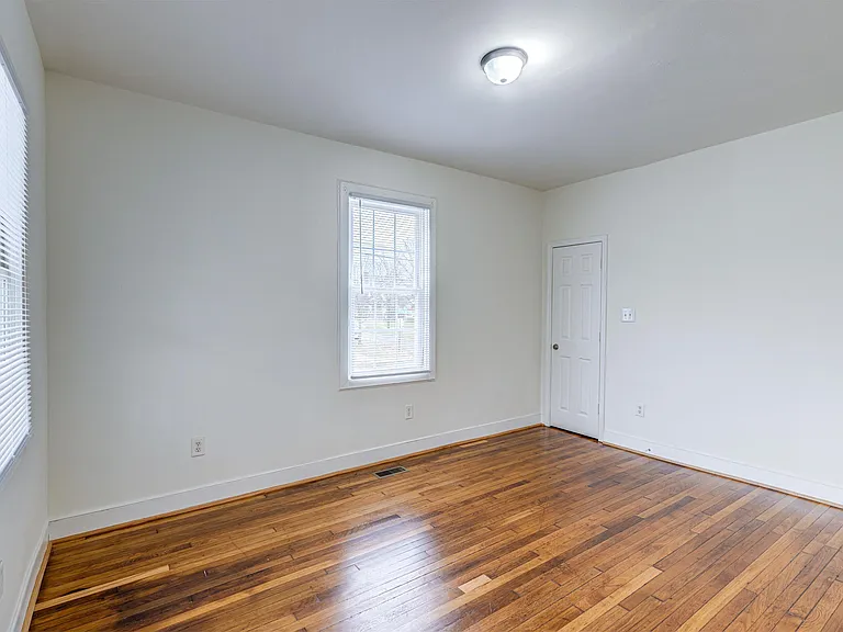 2922 Noble Ave #A — Photo 16