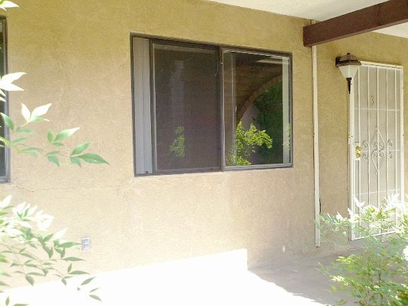3rd image of 1813 Girard Blvd NE APT 10
