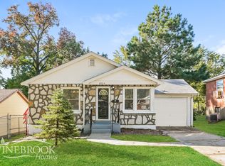 8124 Titus Rd, Saint Louis, MO 63114