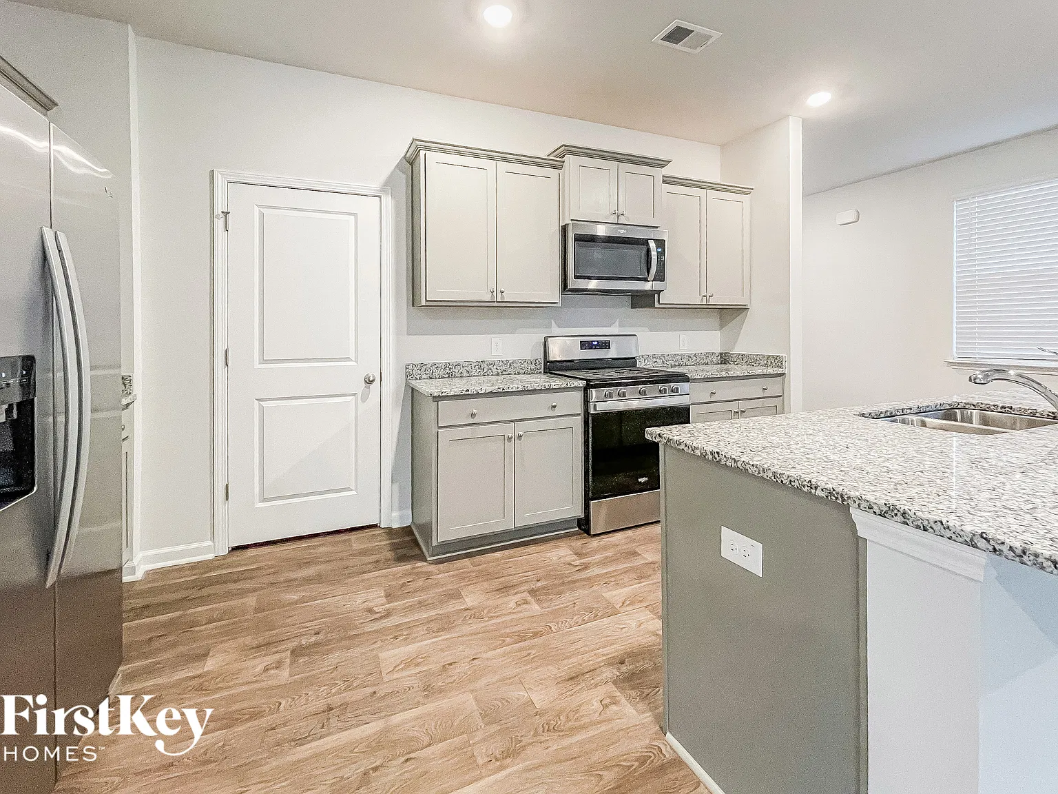 4 bed, 2.5 bath, 2174 sqft, $2,955 — Photo 3