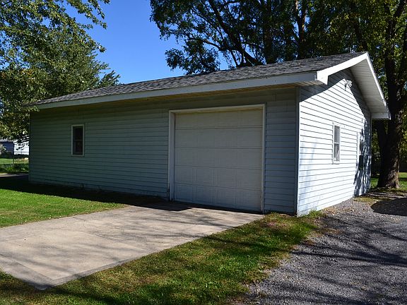 5th image of 306 E South Railroad St