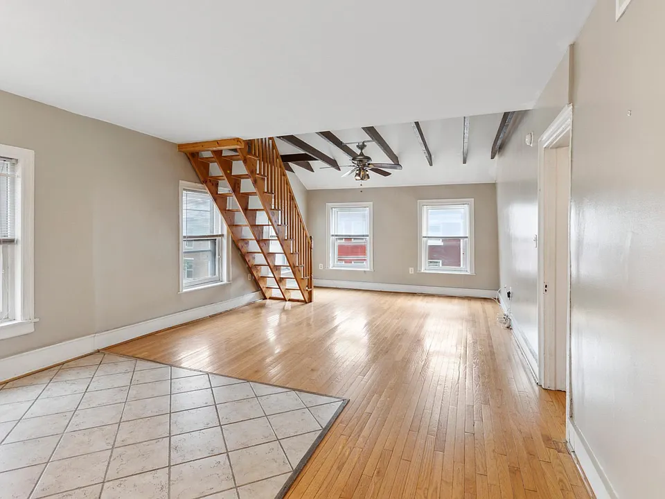 Main room (reverse angle)