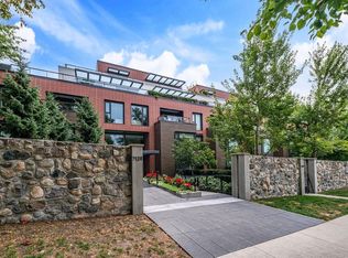 7128 Adera St #212, Vancouver, BC V6P0H6