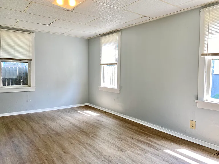 32 E Waterloo St #D — Photo 7