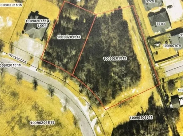 1004 Woodridge Dr, Lumberton, NC 28358