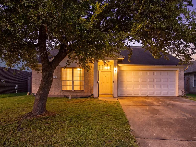 15738 Boonridge Rd — Photo 1