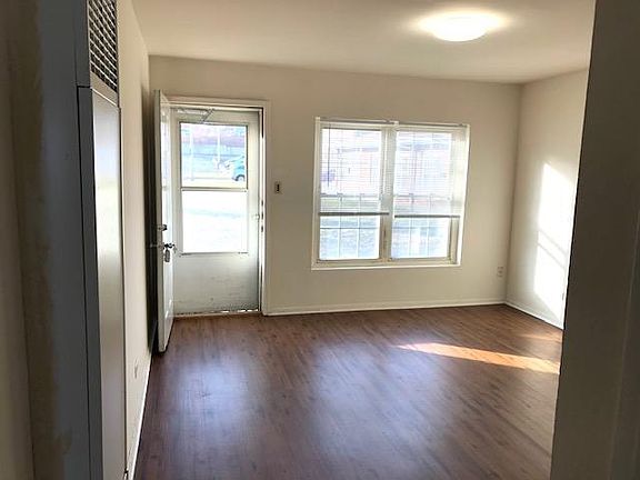2nd image of 12833 Irving Ave APT 7