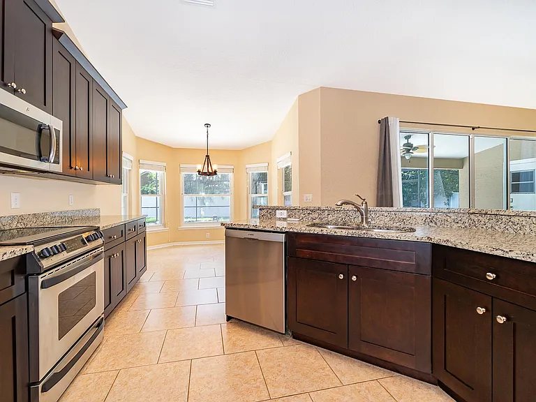 7709 Apple Tree Cir — Photo 9
