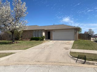 1924 Dakota Dr, Moore, OK 73160
