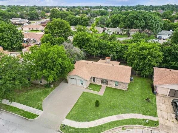 6908 Betsy Ross Ct, Watauga, TX 76148