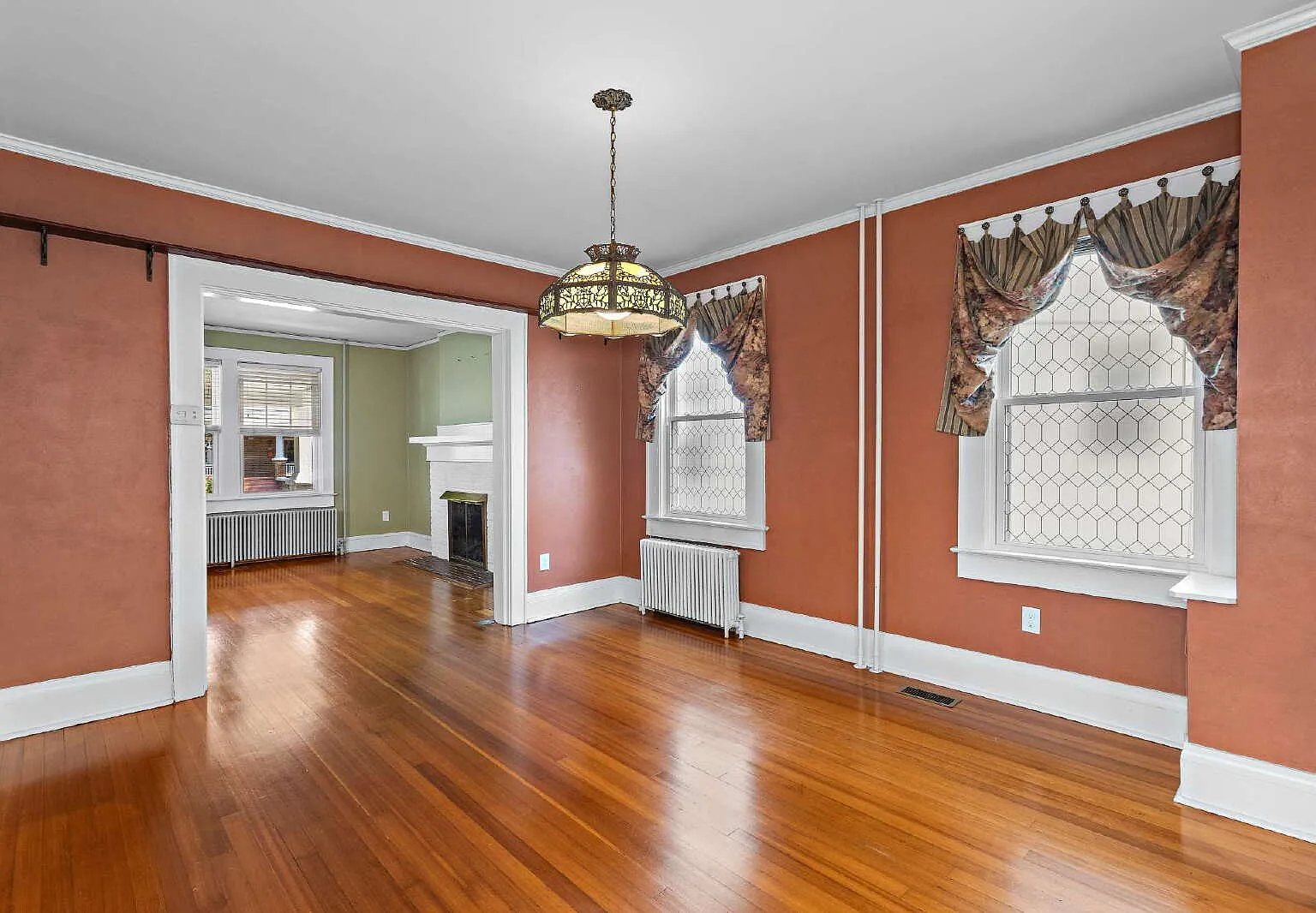 3 bed, 2.0 bath, 1700 sqft, $2,500 — Photo 2