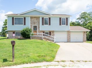 17546 Bass Ln, Brighton, IL 62012