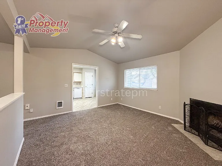 5679 W Dorian Ln — Photo 7