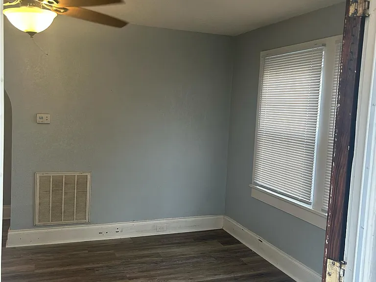 825 N Jackson St — Photo 2