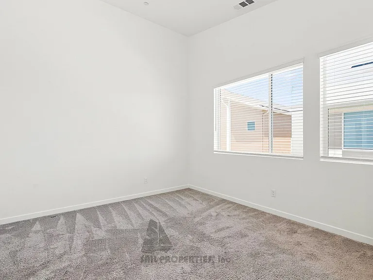10910 Portsmouth St — Photo 12