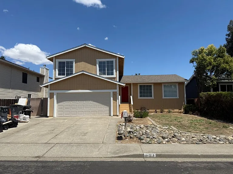 131 Glasgow Way — Photo 1