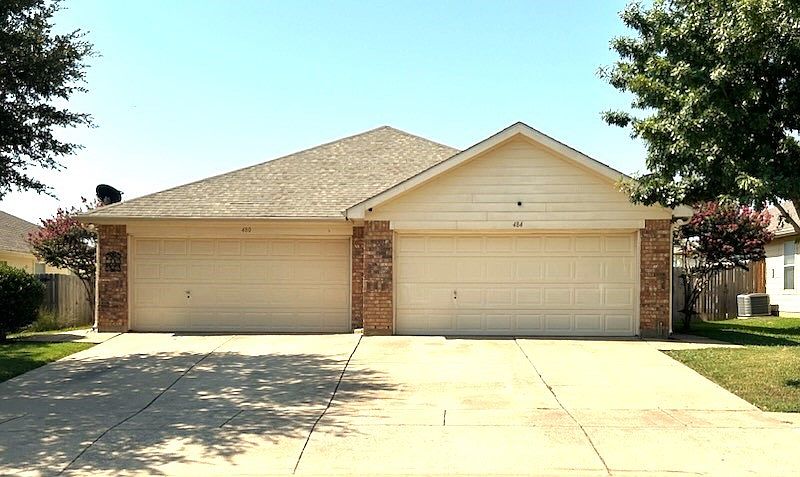 1st image of 484 Brookbank Dr