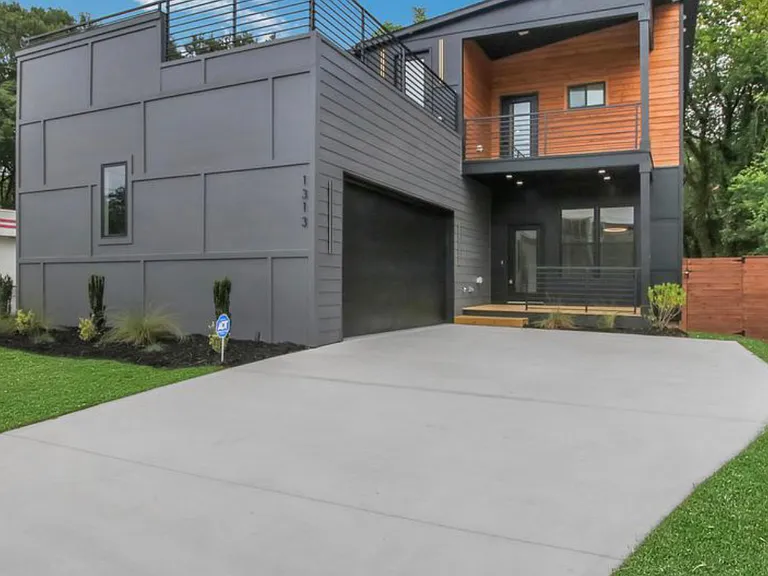 1313 Metropolitan Pkwy — Photo 3