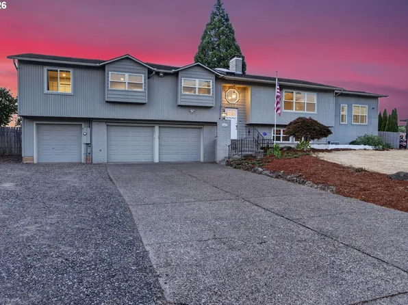 12020 SE Anna Ct, Damascus, OR 97089