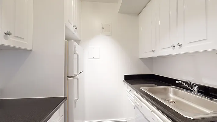 Rented by Bond New York | media 5